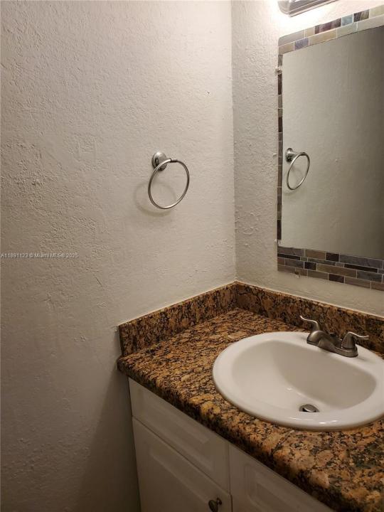 1300 Moffett St 203, Hallandale Beach, 佛羅里達州 33009, 美國