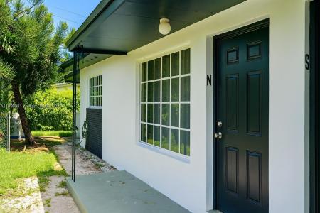 504 SW 10th St 2, Hallandale Beach, Florida 33009, USA