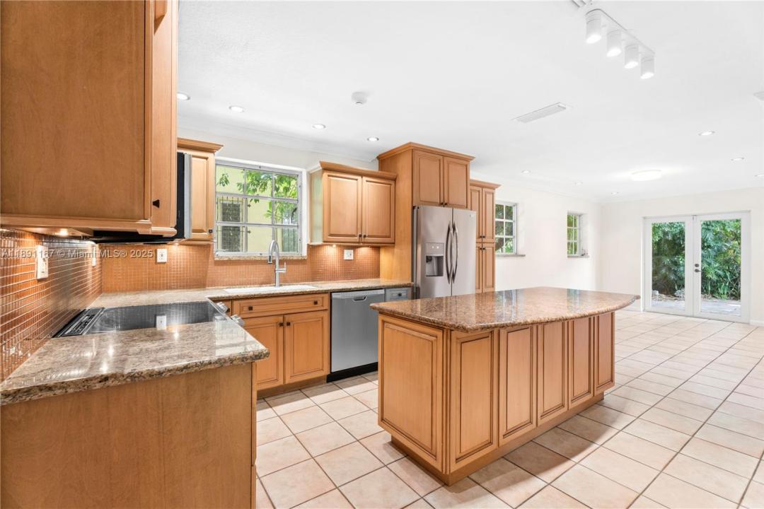 5520 San Vicente St, Coral Gables, Флорида 33146, Соединенные Штаты