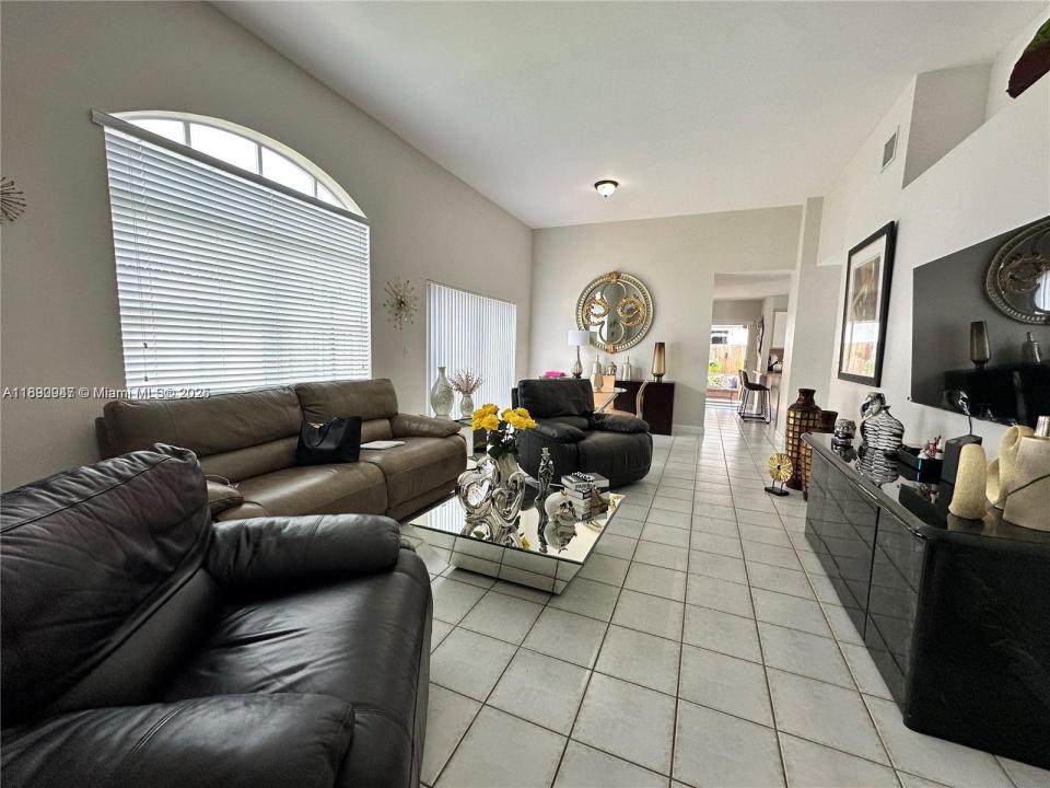 12972 NW 10th St, Miami, Florida 33182, USA