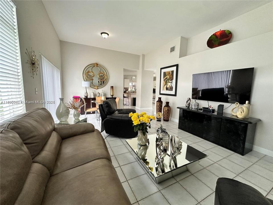 12972 NW 10th St, Miami, Florida 33182, USA