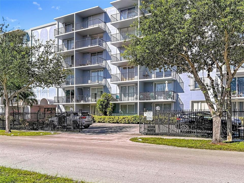 12500 NE 15th Ave 105, North Miami, Florida 33161, Estados Unidos