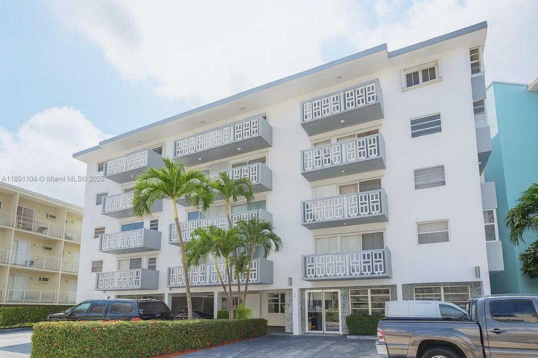 1662 Lincoln Ct 402, Miami Beach, Florida 33139, USA