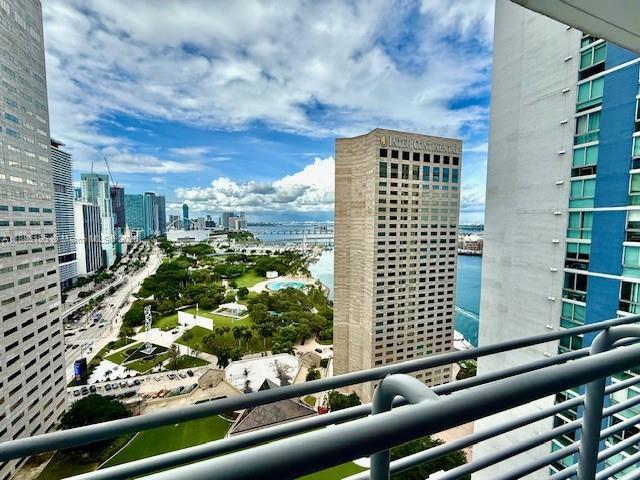 325 S Biscayne Blvd 2924, Miami, フロリダ 33131, アメリカ合衆国