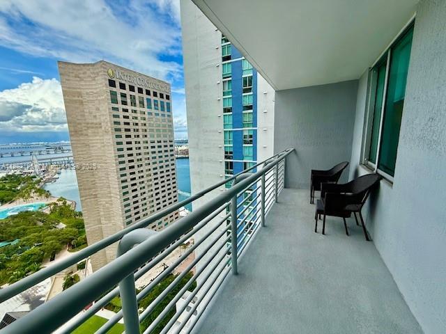 325 S Biscayne Blvd 2924, Miami, フロリダ 33131, アメリカ合衆国