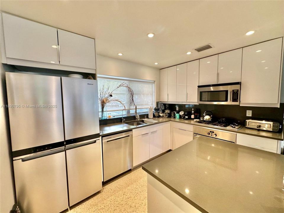 1825 Keystone Blvd, North Miami, Florida 33181, Estados Unidos