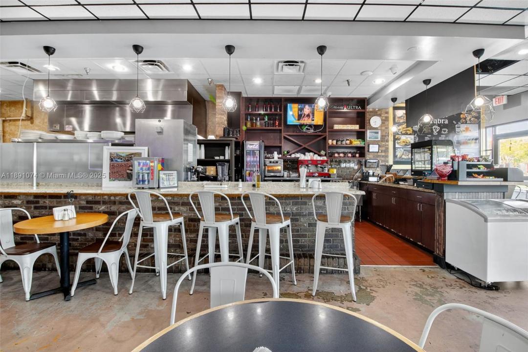 Restaurant and Bar For Sale in Coral Springs, Coral Springs, Florida 33071