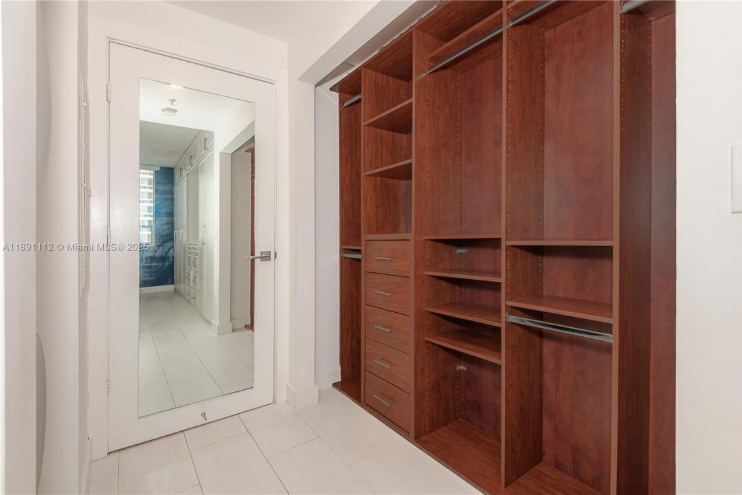 801 Brickell Key Blvd 908, Miami, 佛罗里达州 33131, 美国
