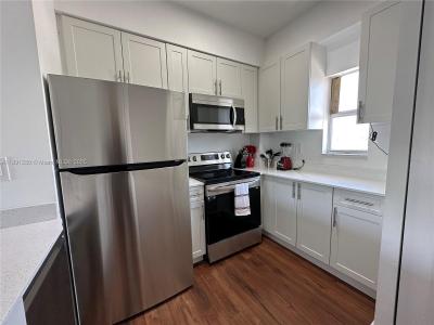 1638 SW 3rd St 303, Miami, Florida 33135, USA