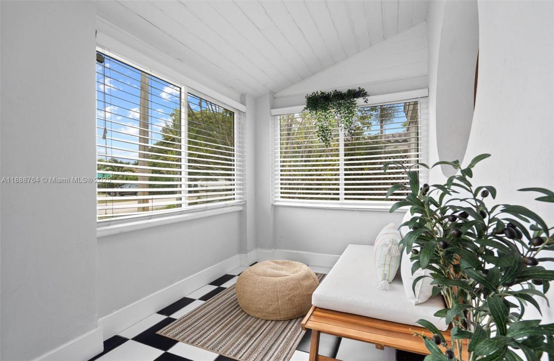 1636 Arthur St, Hollywood, Флорида 33020, Соединенные Штаты