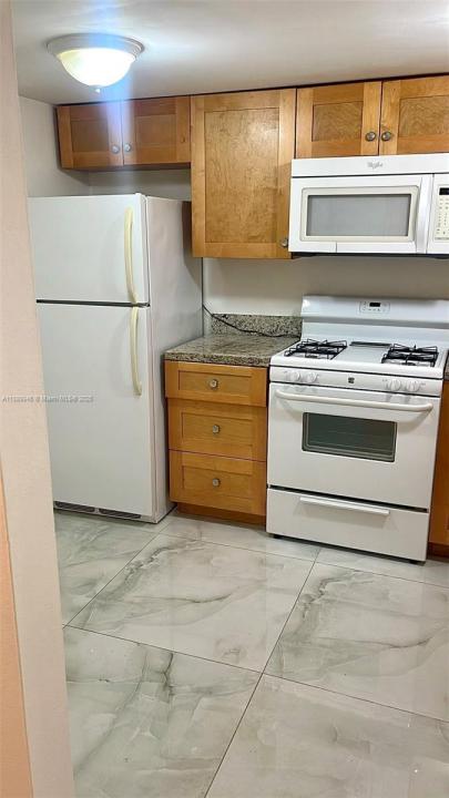 18111 NW 68th Ave H210, Hialeah, Florida 33015