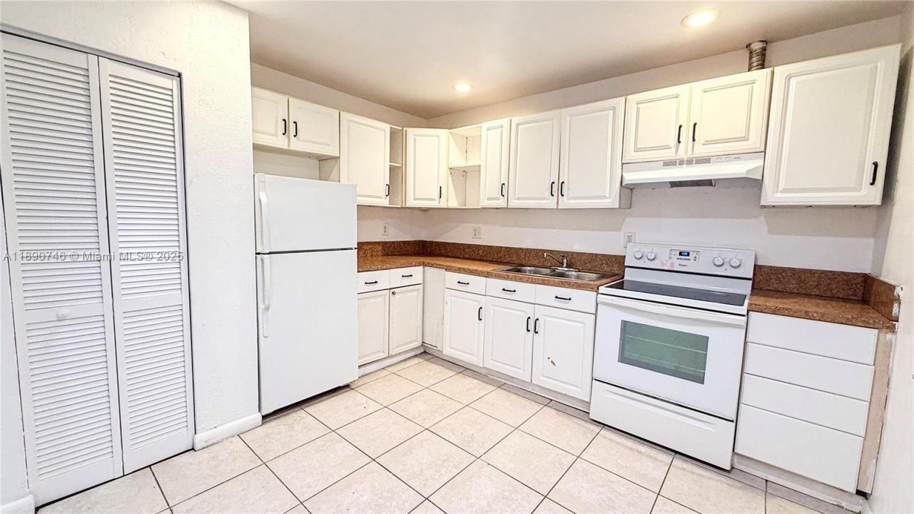5100 SW 41st St 115, Pembroke Park, Florida 33023