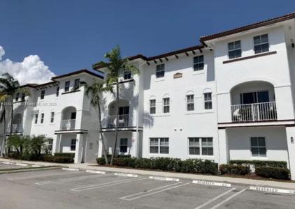 8760 NW 97th Ave 212, Doral, Florida 33178, USA