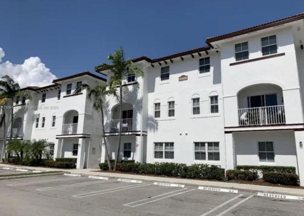 8760 NW 97th Ave 212, Doral, Flórida 33178, Estados Unidos