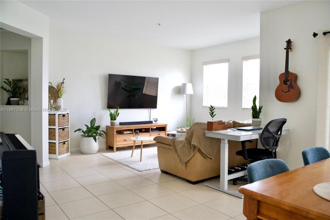 8760 NW 97th Ave 212, Doral, Flórida 33178, Estados Unidos