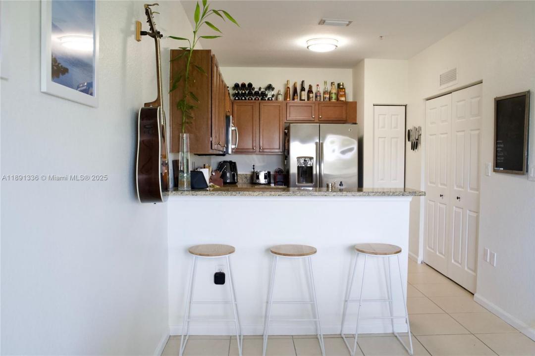 8760 NW 97th Ave 212, Doral, Flórida 33178, Estados Unidos