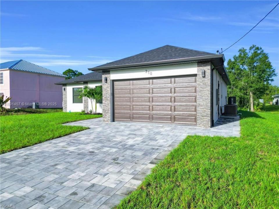 310 Lenz Ave s, Other City - In The State Of Florida, Florida 33974