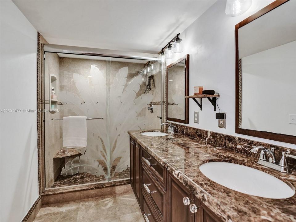 11861 SW 9th Mnr, Davie, Florida 33325