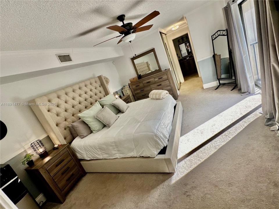 11861 SW 9th Mnr, Davie, Florida 33325