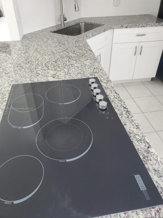 3300 Spanish Moss Ter 411, Lauderhill, Florida 33319, Estados Unidos