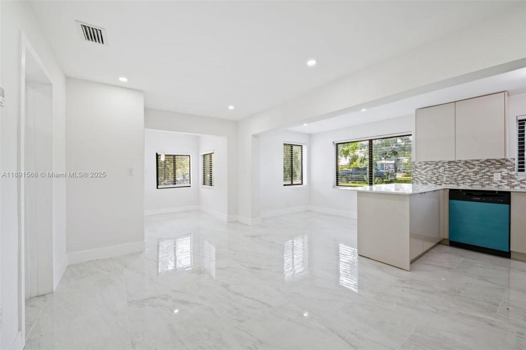 261 NW 2nd Ct, Deerfield Beach, Florida 33441, Estados Unidos