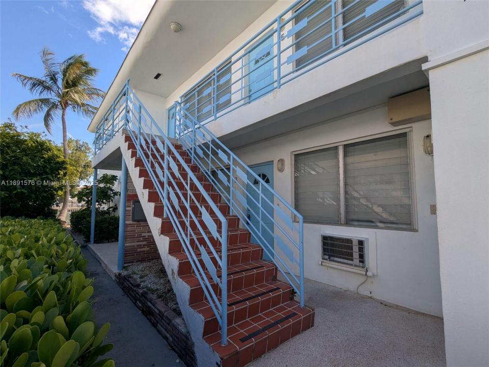 7805 Crespi Blvd 2, Miami Beach, Florida 33141, Estados Unidos