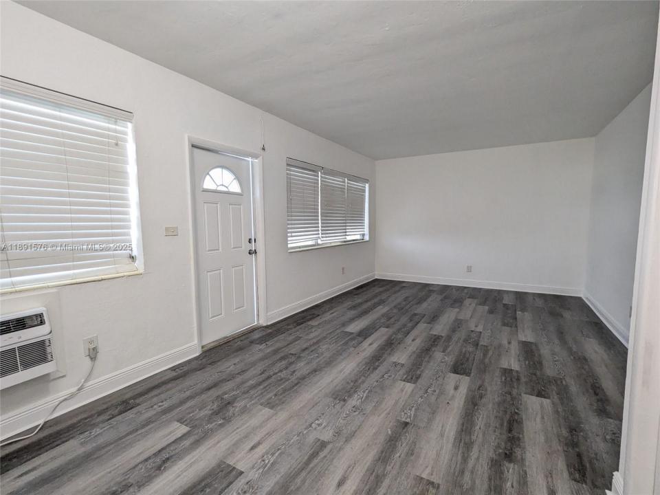 7805 Crespi Blvd 2, Miami Beach, Florida 33141, Estados Unidos