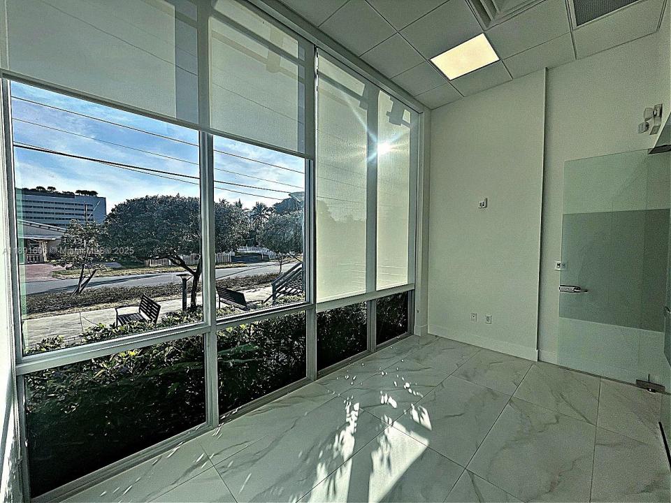 800 SE 4th Ave 109, Hallandale Beach, Florida 33009