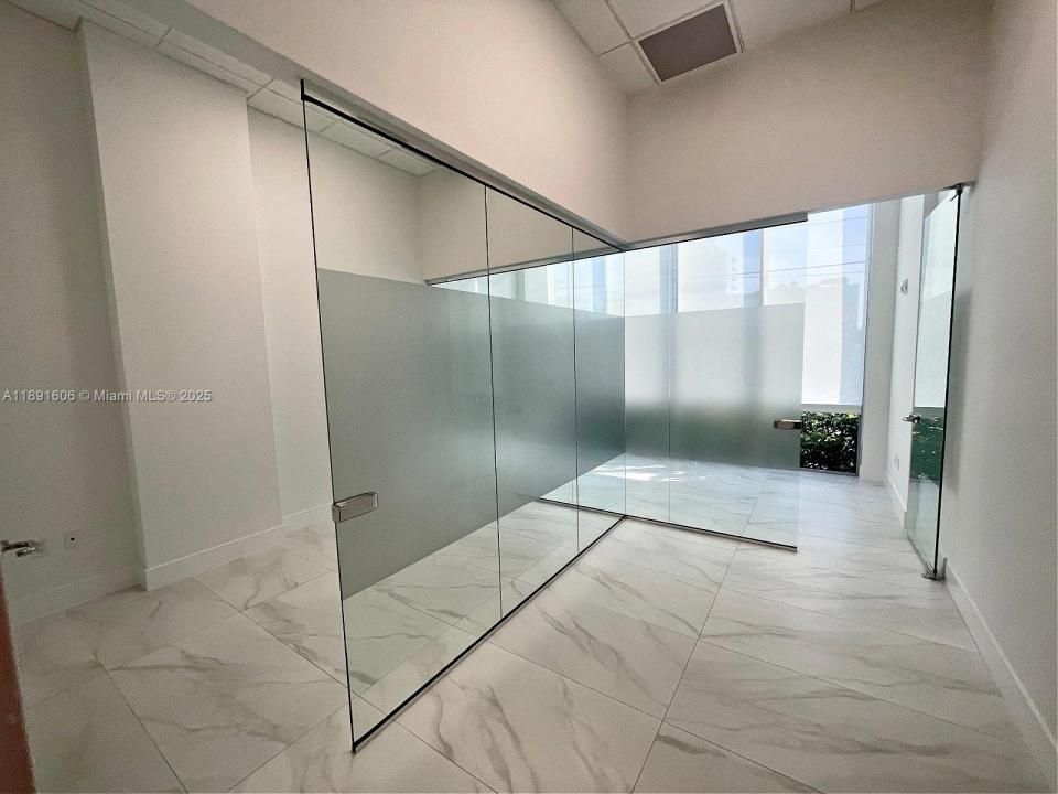 800 SE 4th Ave 109, Hallandale Beach, Florida 33009