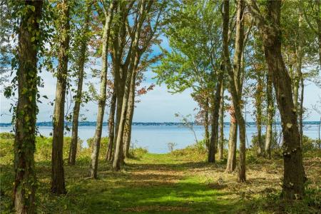 Surf Drive, Bristol, Rhode Island 02809, USA