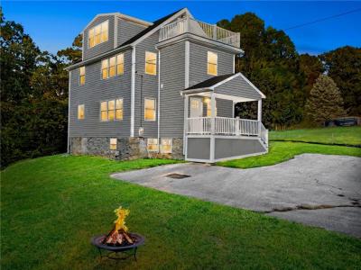 126 Hilton Street, Tiverton, RI 02878, USA