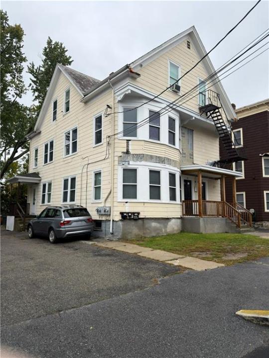 38 Rebekah Street, Woonsocket, רוד איילנד 02895, ארצות הברית של אמריקה