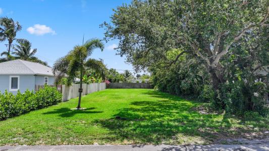 614 N 5th Street, Lantana, Florida 33462