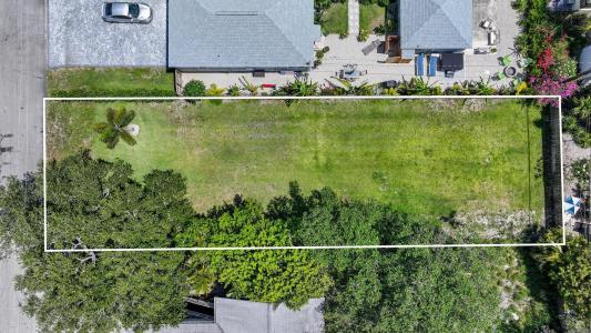614 N 5th Street, Lantana, Florida 33462