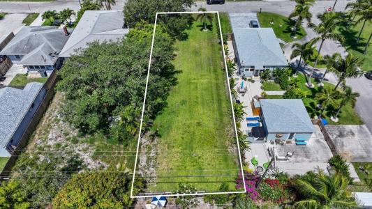 614 N 5th Street, Lantana, Florida 33462
