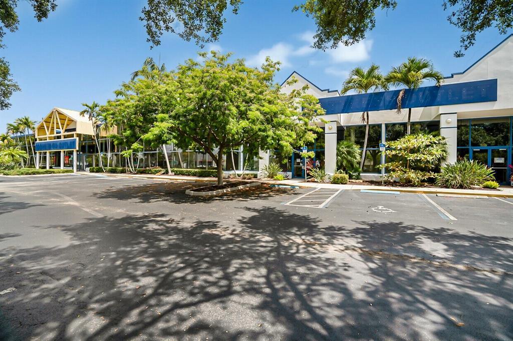 1605 W Oakland Park Blvd, Oakland Park, Florida 33311, Estados Unidos