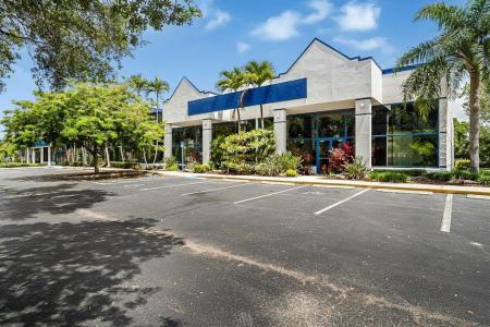 1605 W Oakland Park Blvd, Oakland Park, Florida 33311