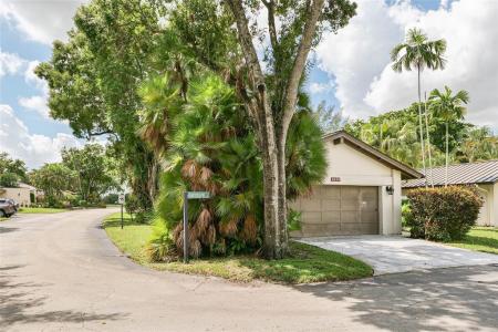 5614 Hammock Ln 113, Lauderhill, Florida 33319
