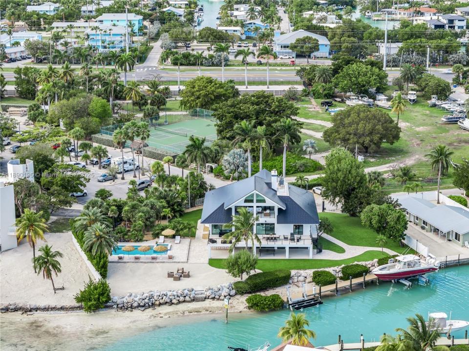 91 Iroquois Dr, Islamorada, Florida 33036