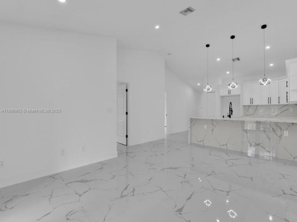 4913/4915 S Leonard Blvd S, Lehigh Acres, Florida 33973