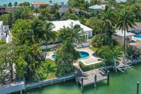 621 N Mashta Drive, Key Biscayne, Florida 33149