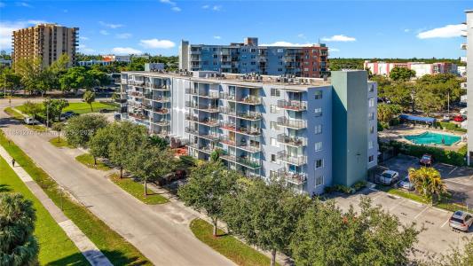 12500 NE 15th Ave 105, North Miami, Florida 33161, USA