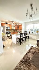 20337 NE 2nd Ave 17, Miami, Florida 33179, USA