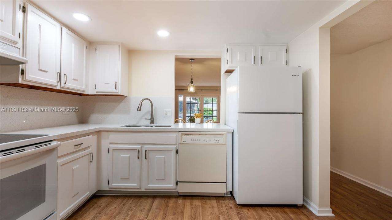 7554 Stirling Rd 103, Davie, Florida 33024