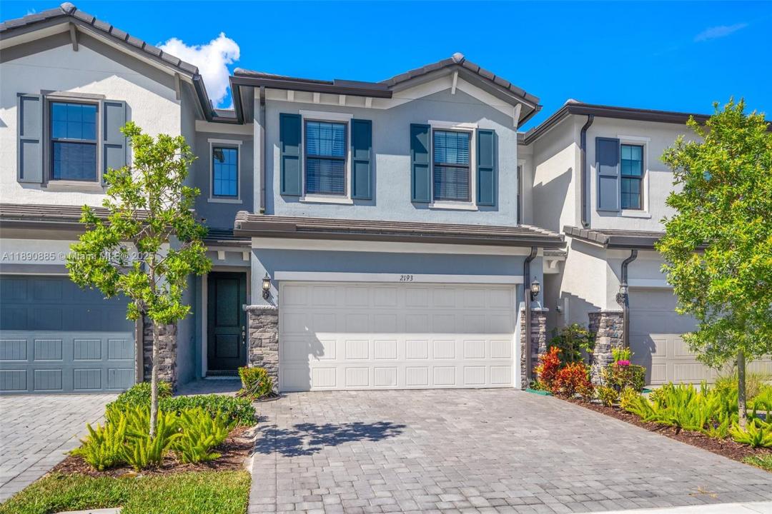 2193 S Appleton Circle, Oakland Park, Florida 33309