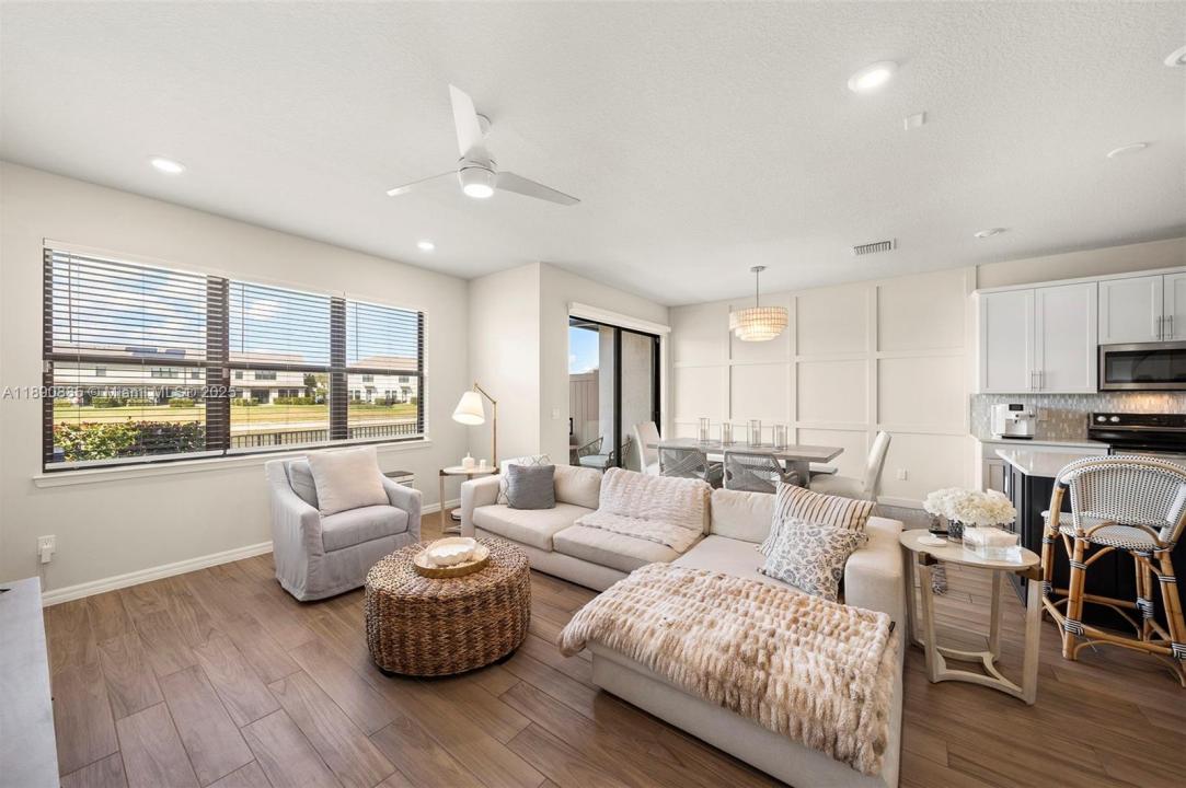 2193 S Appleton Circle, Oakland Park, Florida 33309