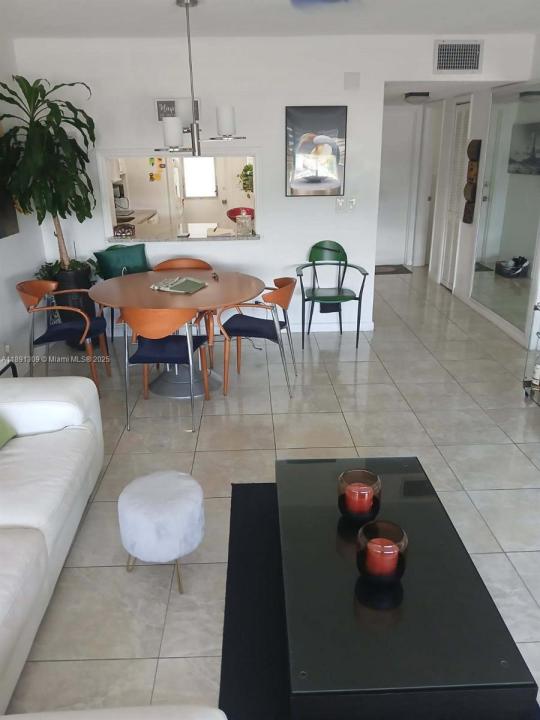 329 SE 3rd St 304S, Hallandale Beach, فلوريدا 33009, الولايات المتحدة
