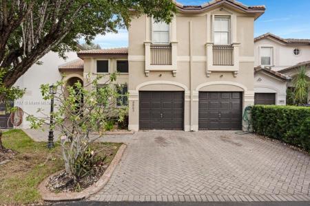 4863 NW 109th Path, Doral, Florida 33178, USA