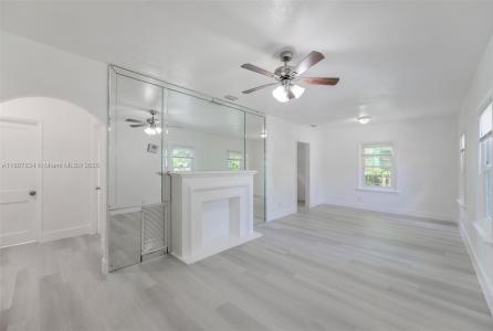 1250 NW 43rd St, Miami, Florida 33142, USA