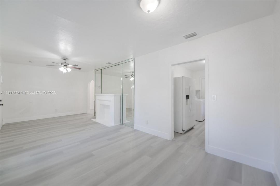 1250 NW 43rd St, Miami, Floryda 33142, USA